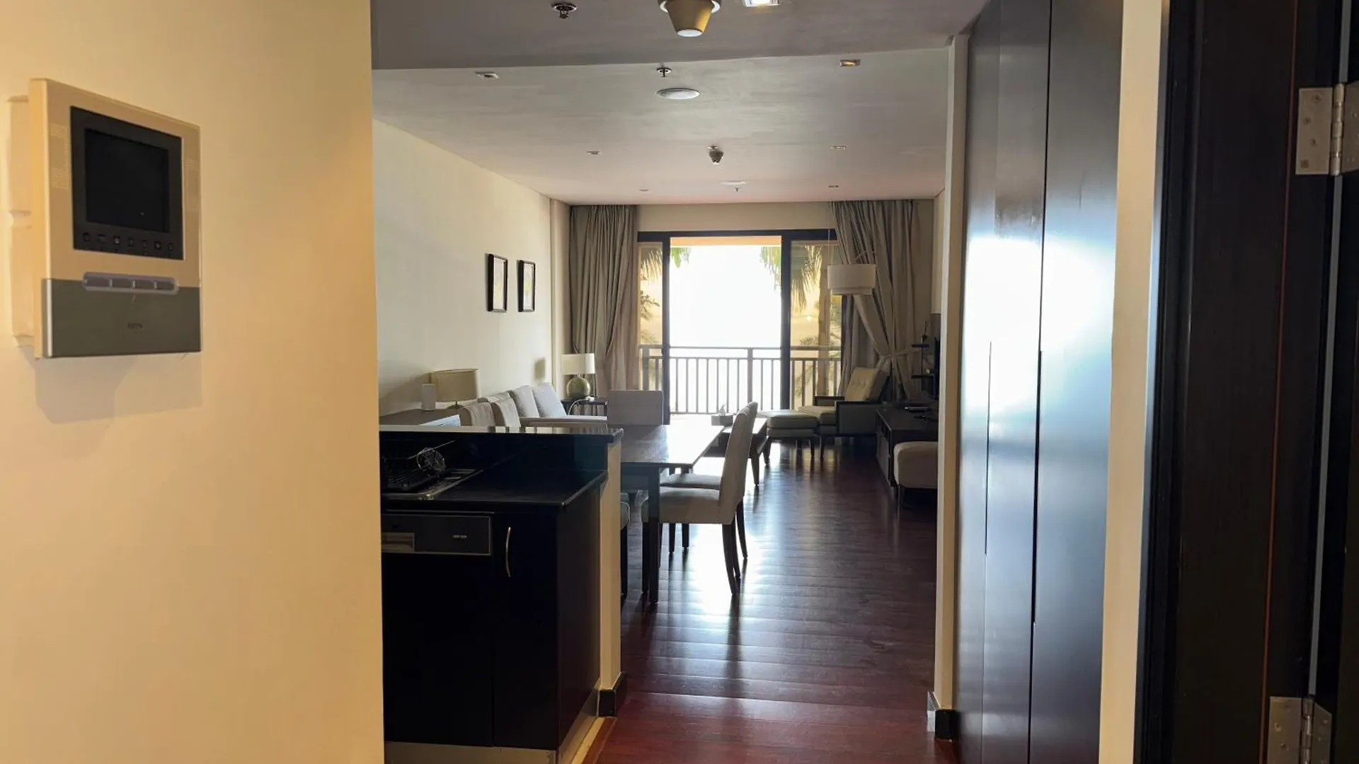 Royal Amwaj-Anantara Residence South Dubai
