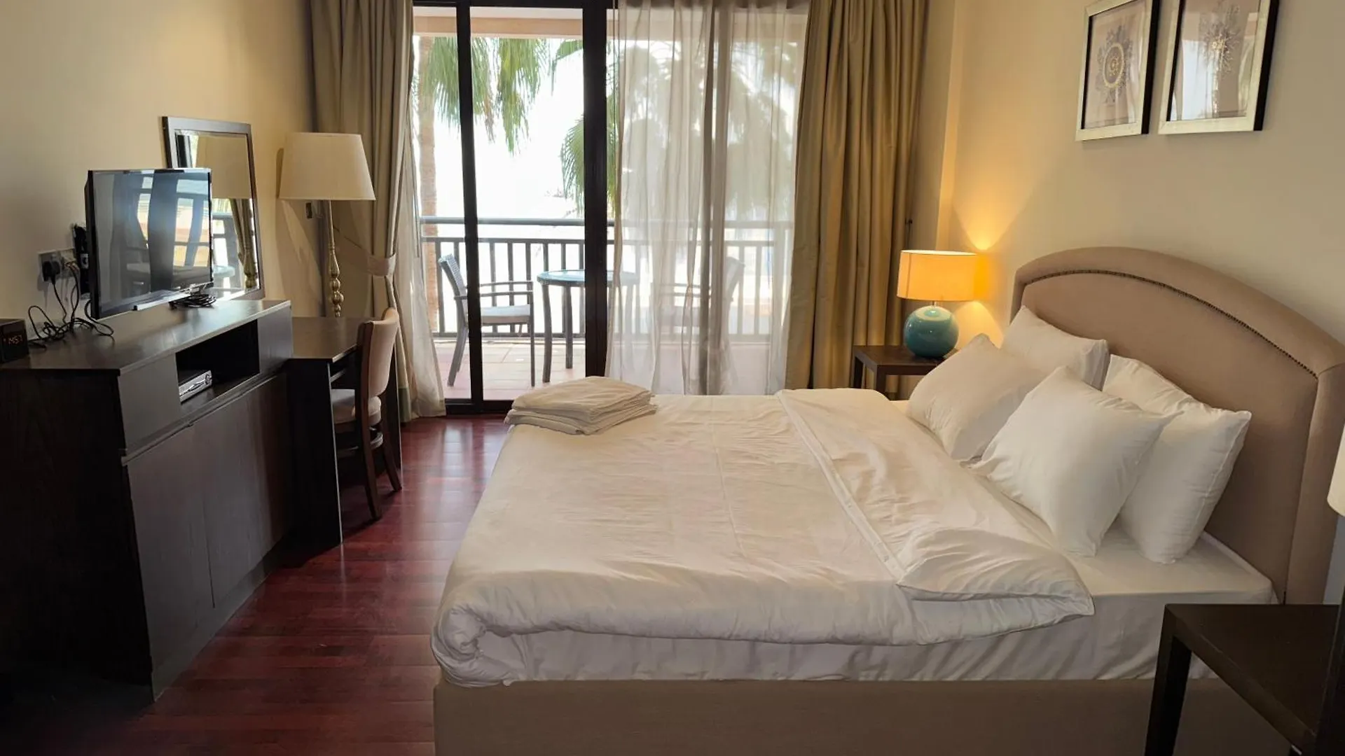 Royal Amwaj-Anantara Residence South Dubai 0*,  United Arab Emirates